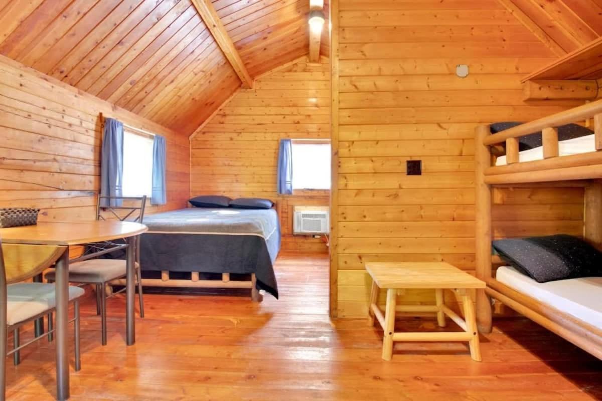 Secluded Rustic Cabin With Views Bloomington Exterior photo