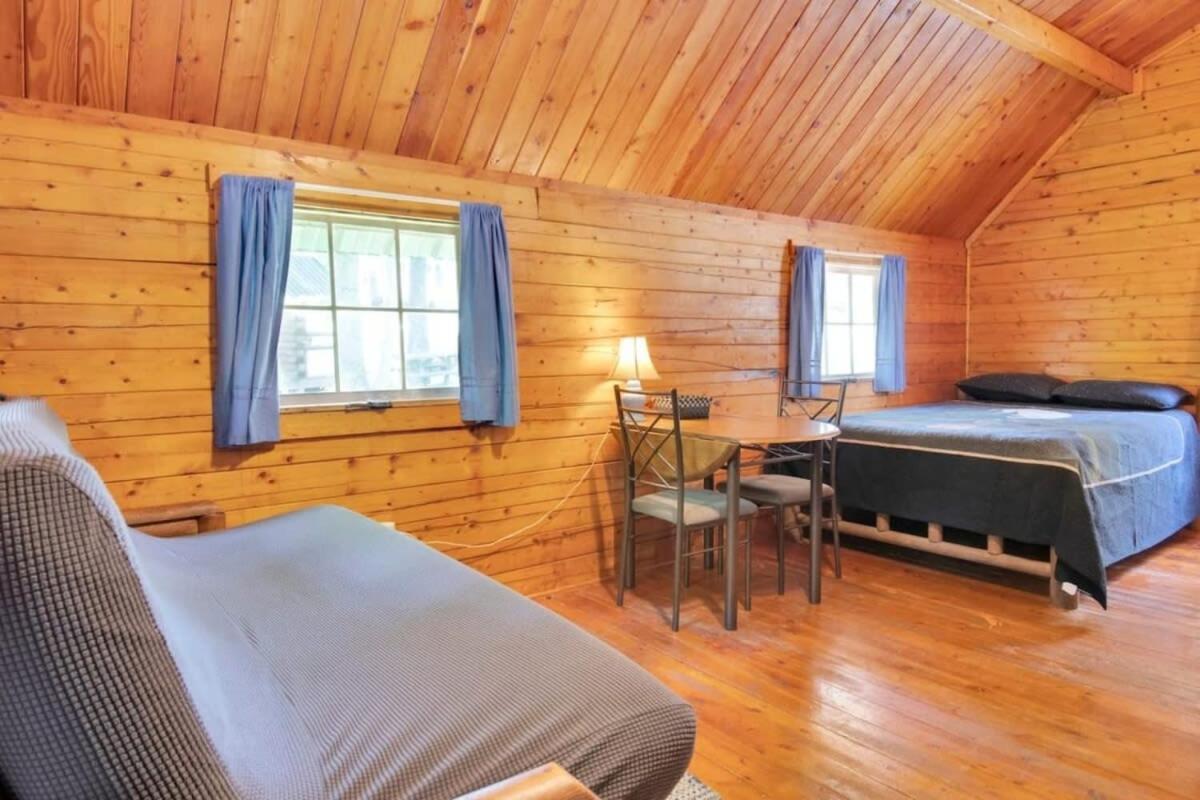 Secluded Rustic Cabin With Views Bloomington Exterior photo