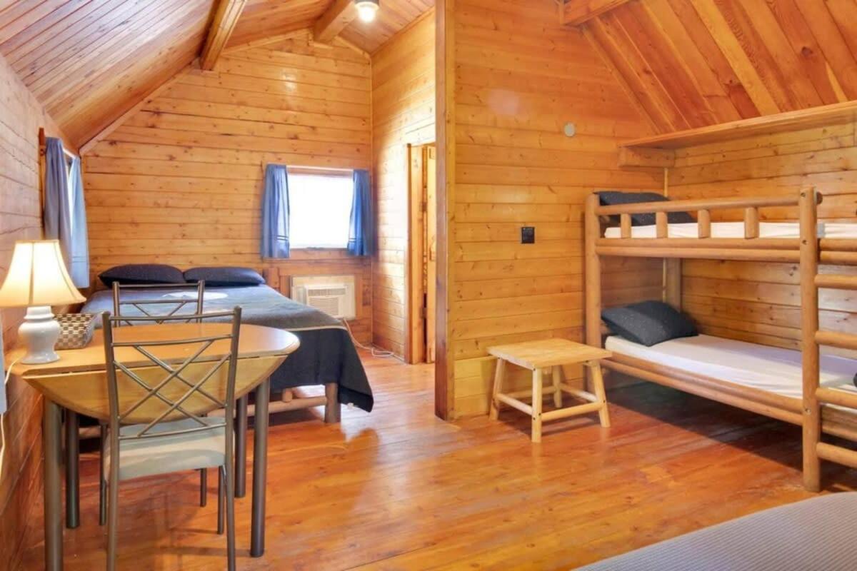 Secluded Rustic Cabin With Views Bloomington Exterior photo