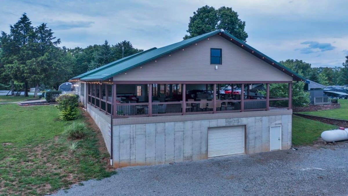Secluded Rustic Cabin With Views Bloomington Exterior photo
